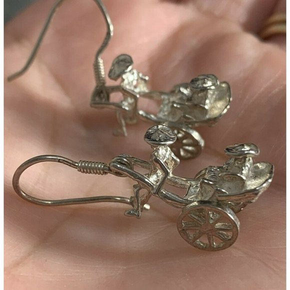 Vtg Pulled Cooley Rickshaw & Passenger Sterling 925 Earrings 5.3G Movable Wheels - Picture 3 of 9